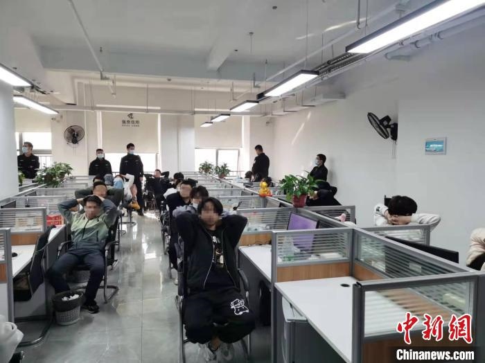 抓捕現(xiàn)場(chǎng)?！￠L(zhǎng)沙市公安局供圖