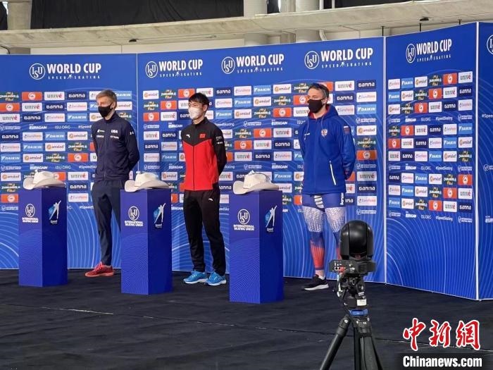 我國(guó)速滑在國(guó)際大賽上取得的第一個(gè)男子1000米金牌。　黑龍江省體育局提供