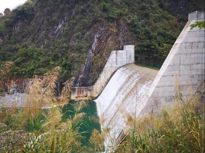 2021年12月7日，督察組現(xiàn)場督察發(fā)現(xiàn)，未取得相關(guān)手續(xù)的上立亭電站主體工程已完成建設(shè)