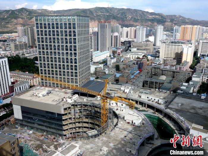 資料圖：城中區(qū)某商品住宅樓。 孫睿 攝