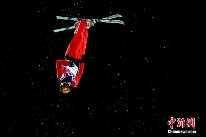 徐夢桃在比賽中。<a target='_blank' href='/'>中新社</a>記者 富田 攝