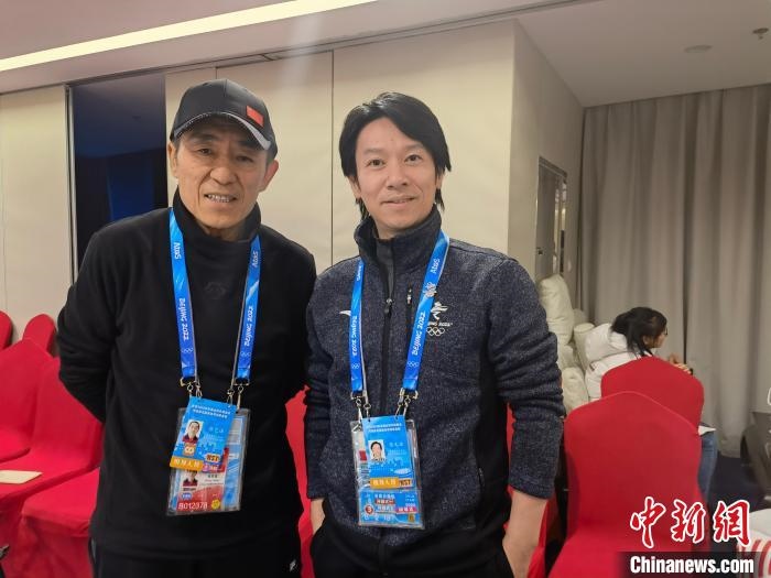 張文海與張藝謀的合影?！埼暮?供圖