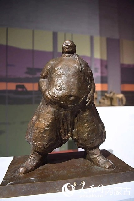 吳為山作品《大草原》。人民網(wǎng)記者富麗娟攝