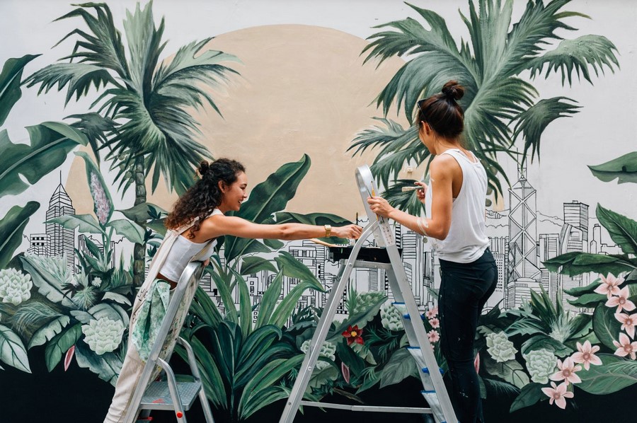 1717697636810503.jpg 05. 藝術家梅慧欣、連佩汶與她們創(chuàng)作的壁畫作品.jpg