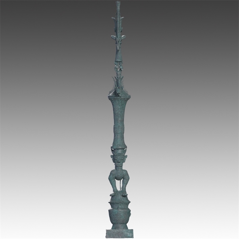 銅罍座倒立鳥足頂尊神像。四川省文物考古研究院供圖