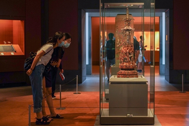 2020年7月24日，觀眾在蘇州博物館內(nèi)參觀。