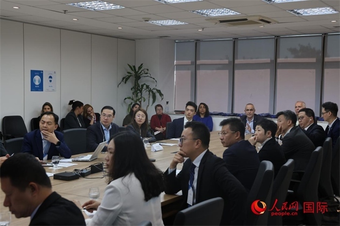 與會代表參與座談交流。（人民網(wǎng)記者 時元皓攝）