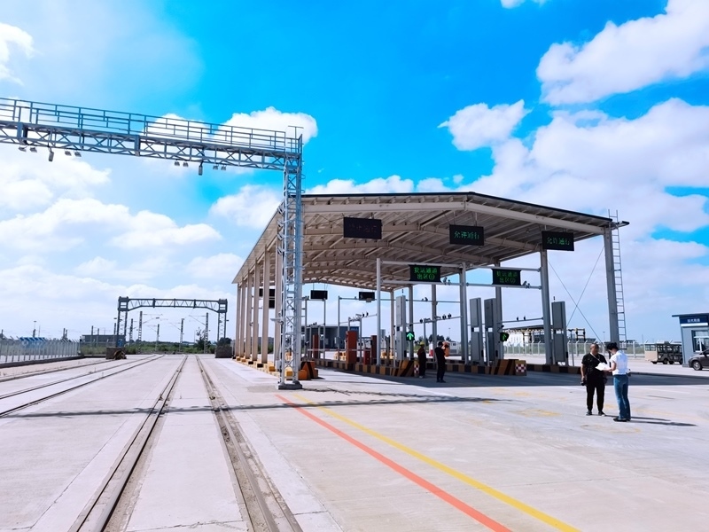 中歐班列（沈陽）集結中心貨運通道。人民網(wǎng)記者 栗翹楚攝