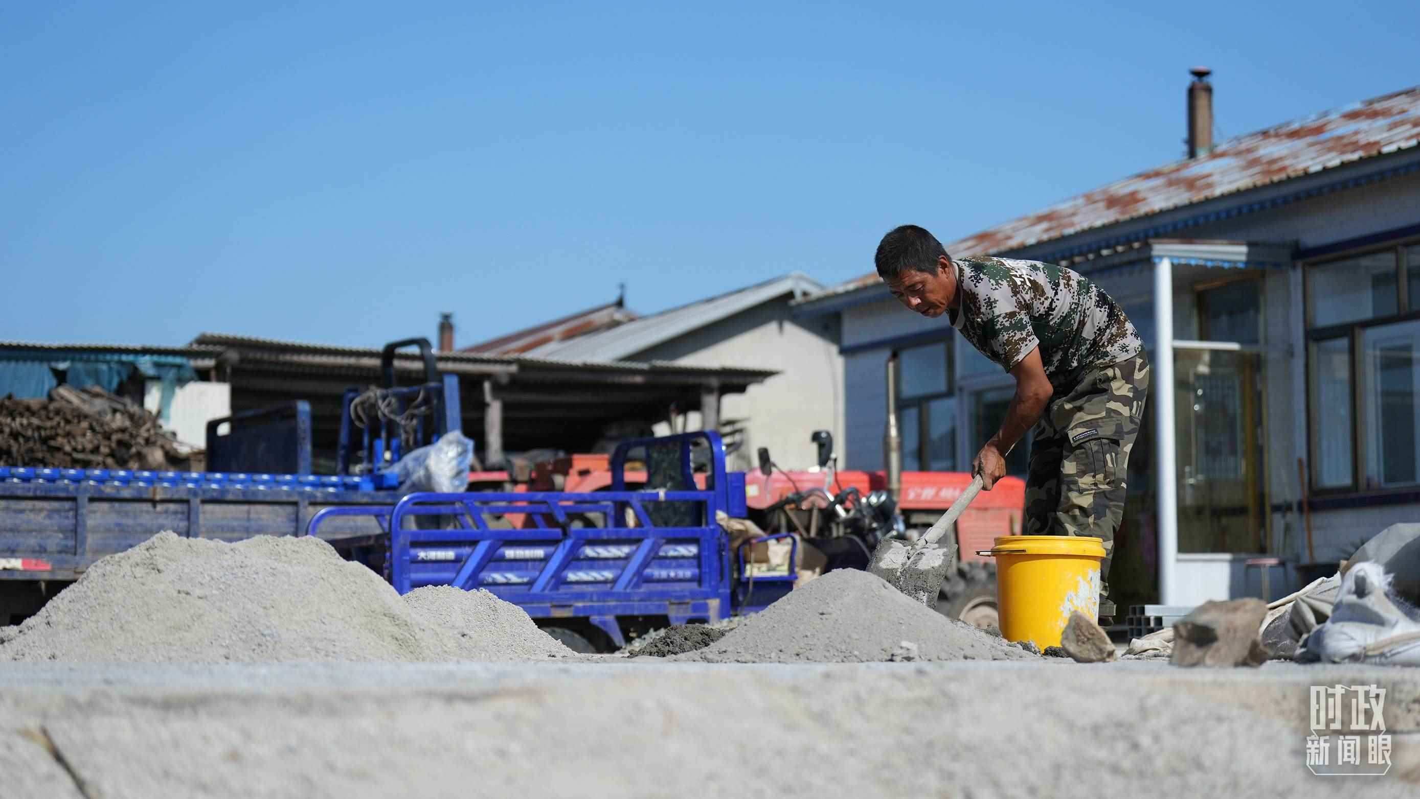 △龍王廟村的災(zāi)后恢復(fù)重建正加緊推進(jìn)。（總臺(tái)國廣記者李晉拍攝）
