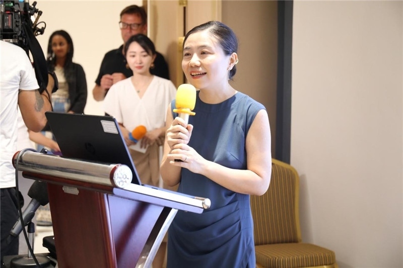 圖為吉布提孔子學(xué)院鄒燕舞院長為表彰儀式致辭。吉布提孔子學(xué)院供圖