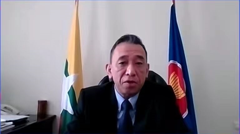 昂苗敏致辭。中國駐東盟使團供圖