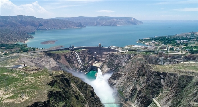 龍羊峽水電站開閘放水。國家電投黃河公司供圖