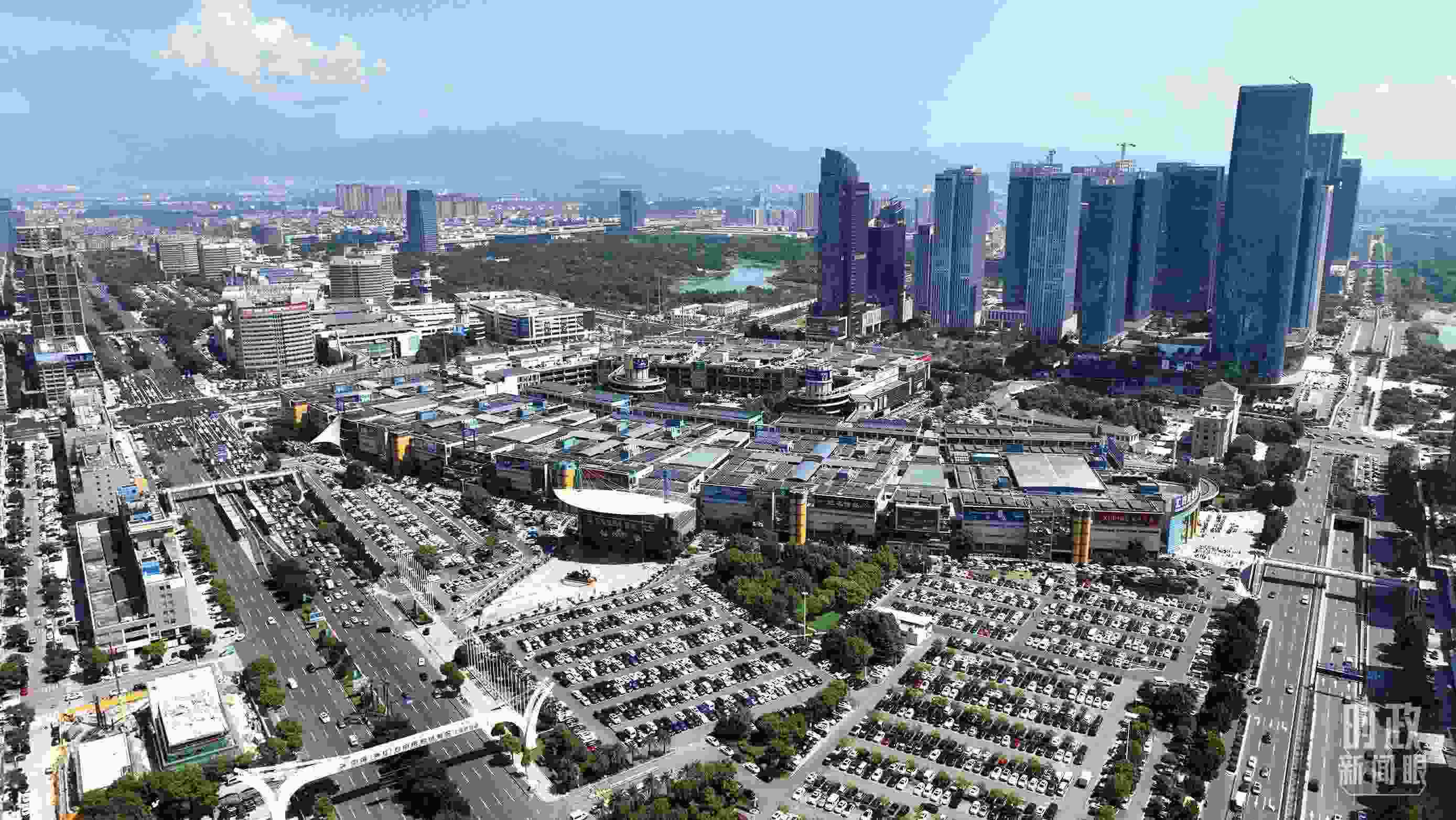 △義烏國際商貿(mào)城航拍。（總臺央視記者羅瀟拍攝）