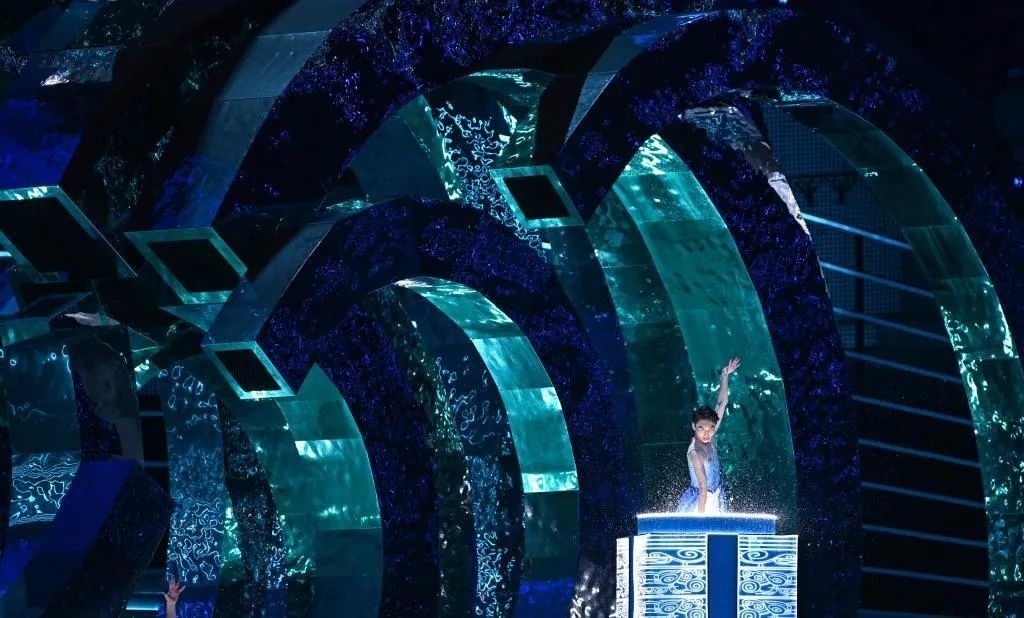 △9月23日，杭州第19屆亞洲運(yùn)動(dòng)會(huì)開(kāi)幕式迎賓表演《水潤(rùn)秋輝》。