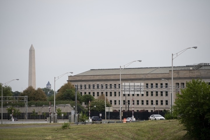 這是2021年8月3日在美國(guó)弗吉尼亞州阿靈頓拍攝的美國(guó)國(guó)防部所在地五角大樓。新華社記者劉杰攝