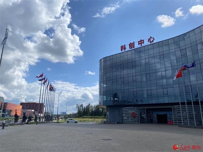 中白科技成果產(chǎn)業(yè)化創(chuàng)新中心大樓。人民網(wǎng)記者 王震攝