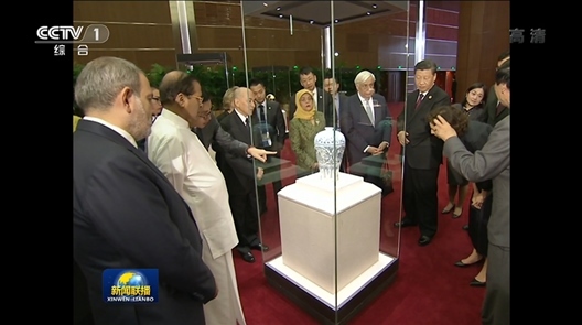 2019年5月15日，中外領導人共同參觀“大美亞細亞——亞洲文明展”。（視頻截圖）