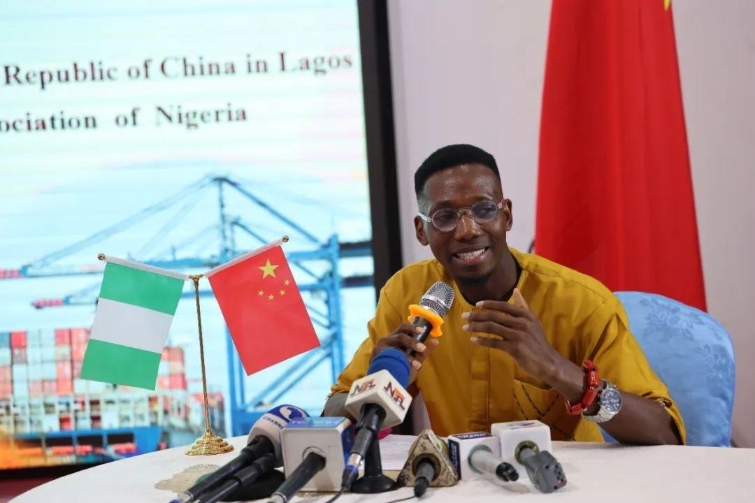 尼日利亞孔子學院留華同學會會長吳文仲分享經(jīng)驗。駐拉各館總領館供圖