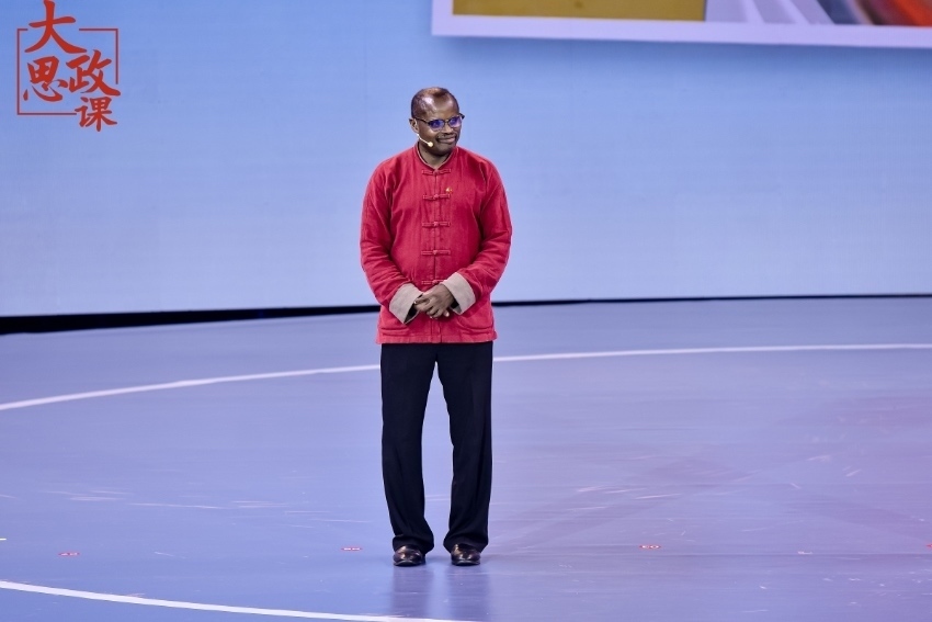 首位獲中醫(yī)博士學(xué)位的外國醫(yī)生迪亞拉（馬里） 