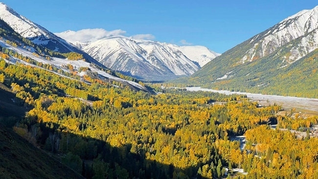 “新東方快車(chē)”沿途風(fēng)景。