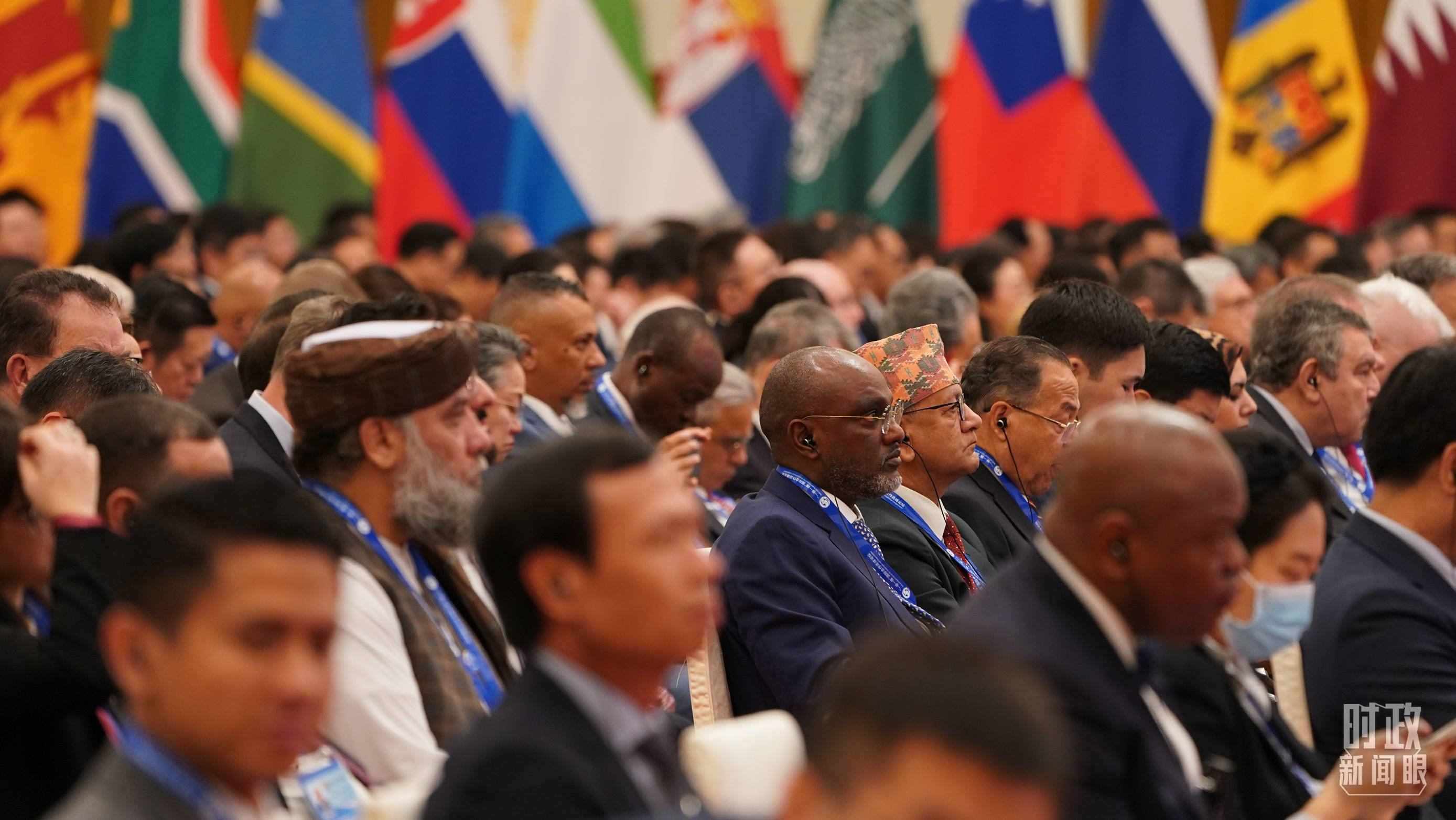 △開幕式現(xiàn)場的與會(huì)嘉賓。（總臺國廣記者李晉拍攝）