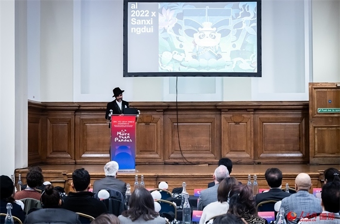 城市建筑與文化創(chuàng)意設(shè)計(jì)師卡姆·帕尼薩講述他和四川的故事。人民網(wǎng) 郭錦標(biāo)攝