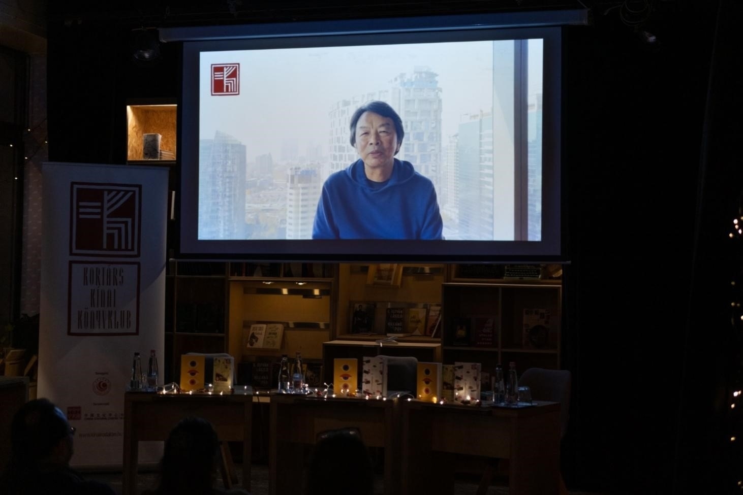 劉震云通過視頻介紹小說。摩爾多瓦尼·巴爾納巴斯攝