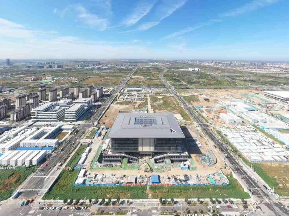 這是雄安新區(qū)大學(xué)園圖書館（2023年10月1日攝，無人機照片）。新華社記者 朱旭東 攝