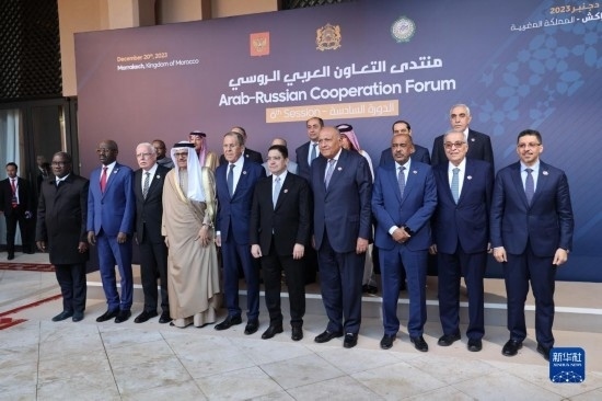 12月20日，與會代表在摩洛哥南部城市馬拉喀什舉行的第六屆阿拉伯-俄羅斯合作論壇上合影。新華社記者霍晶攝