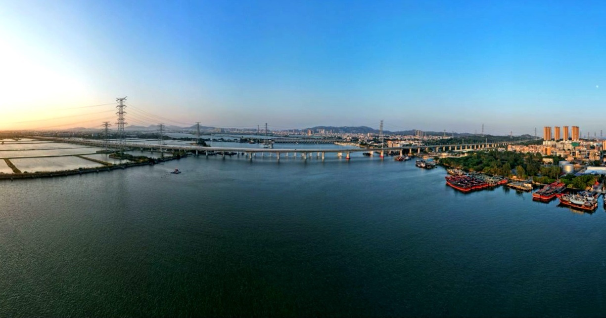 汕汕鐵路練特江大橋。國(guó)鐵集團(tuán)供圖