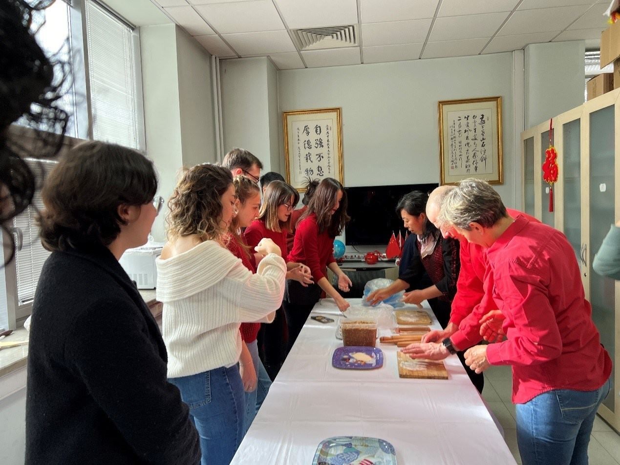 餃子工作坊現(xiàn)場(chǎng)。中東技術(shù)大學(xué)孔院供圖