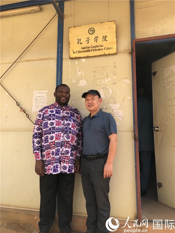 中方院長趙華修和貝方院長于連合影。人民網(wǎng)記者 黃培昭攝