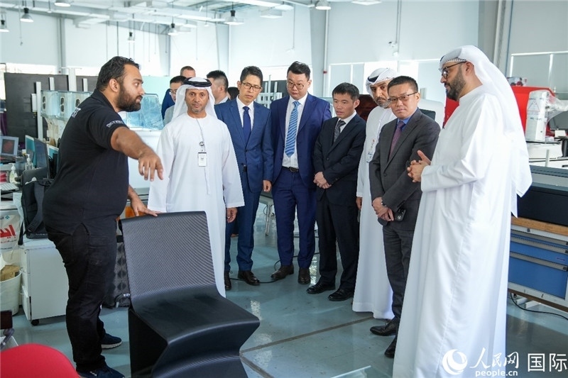 參觀培訓中心。人民網塔里克·易卜拉欣攝