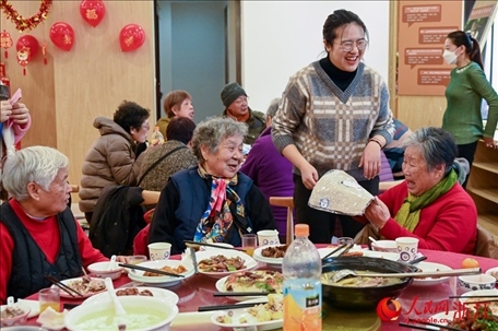 活動準備了抽獎環(huán)節(jié)。人民網(wǎng)記者 葉賓得攝