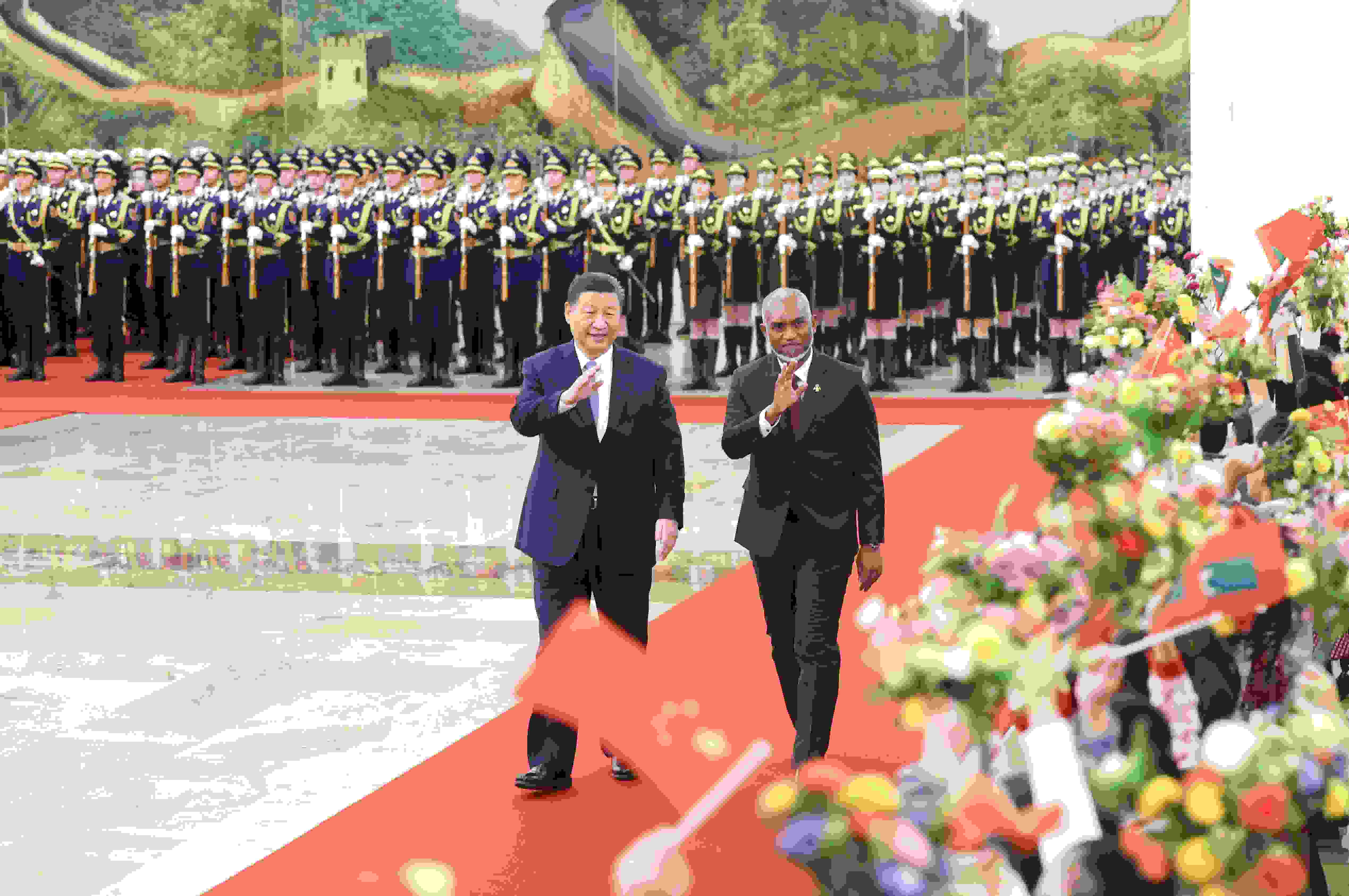 △2024年1月10日下午，國家主席習近平在北京人民大會堂同來華進行國事訪問的馬爾代夫總統(tǒng)穆伊茲舉行會談。會談前，習近平主席在人民大會堂北大廳為穆伊茲總統(tǒng)舉行歡迎儀式。