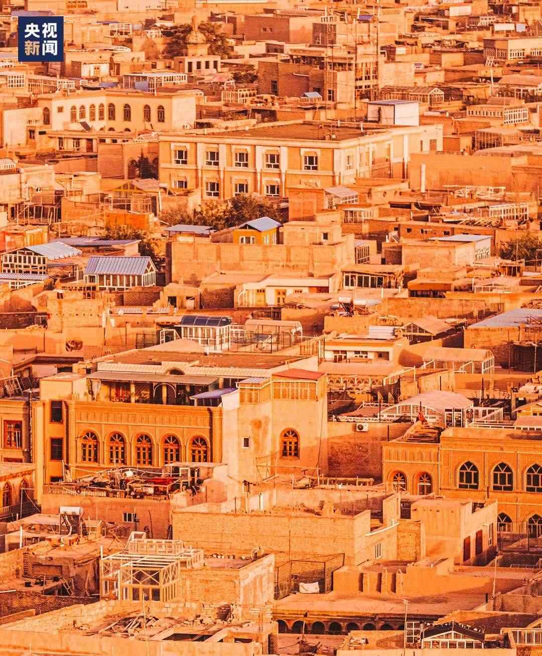 △喀什古城在天山和昆侖山的守護下，留住了千年前的樣子。