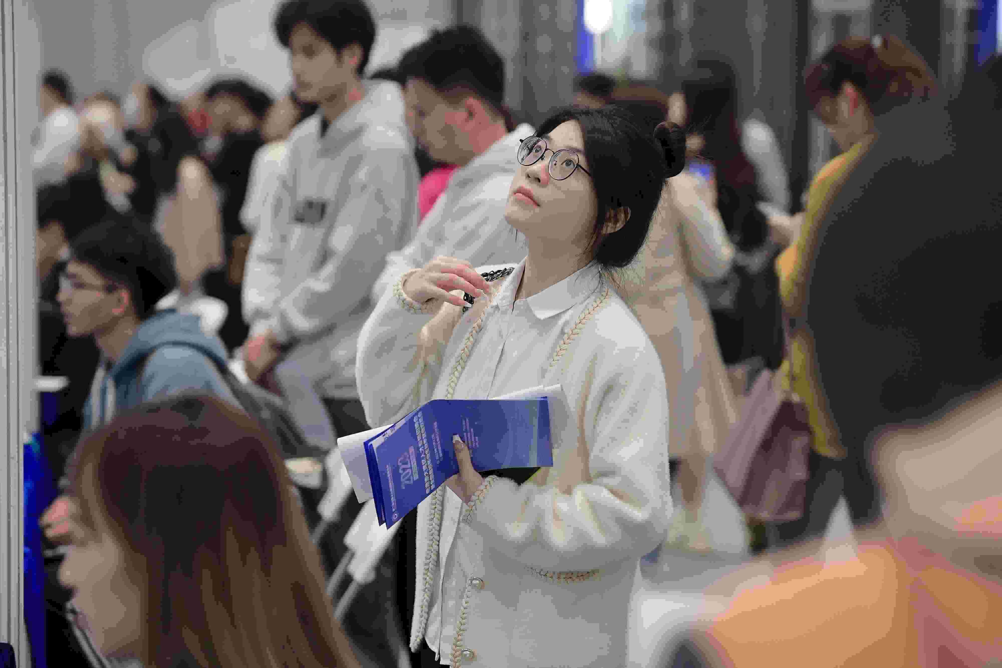  2023年11月22日，2023年粵港澳大灣區(qū)人才專場招聘會(huì)暨第27屆全國高校畢業(yè)生秋季就業(yè)雙選會(huì)在深圳國際會(huì)展中心舉辦。