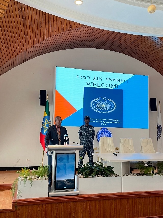 圖為埃塞警察大學(xué)校長梅斯芬·阿貝貝致辭。亞的斯亞貝巴大學(xué)孔子學(xué)院供圖