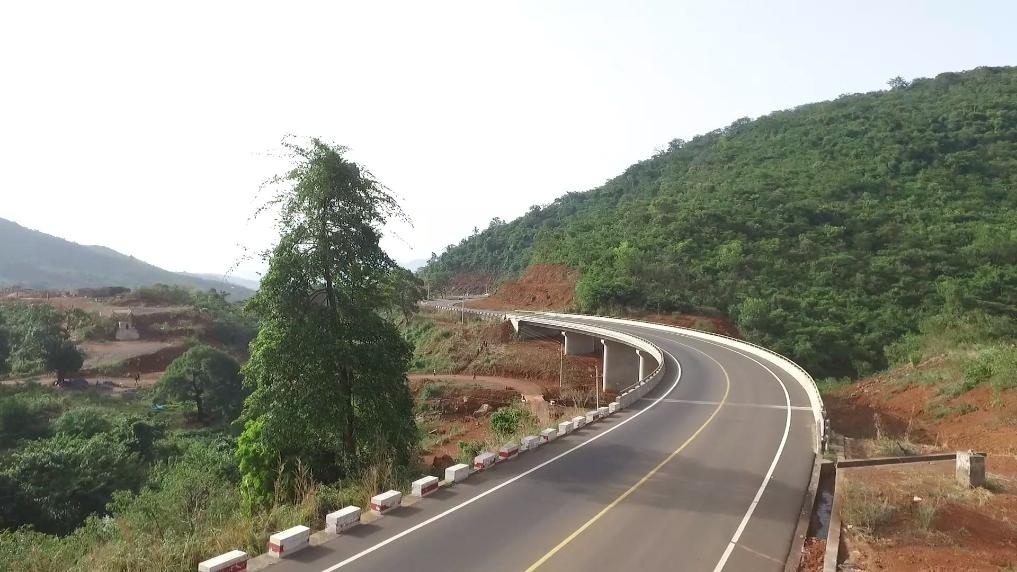 中塞友誼公路。