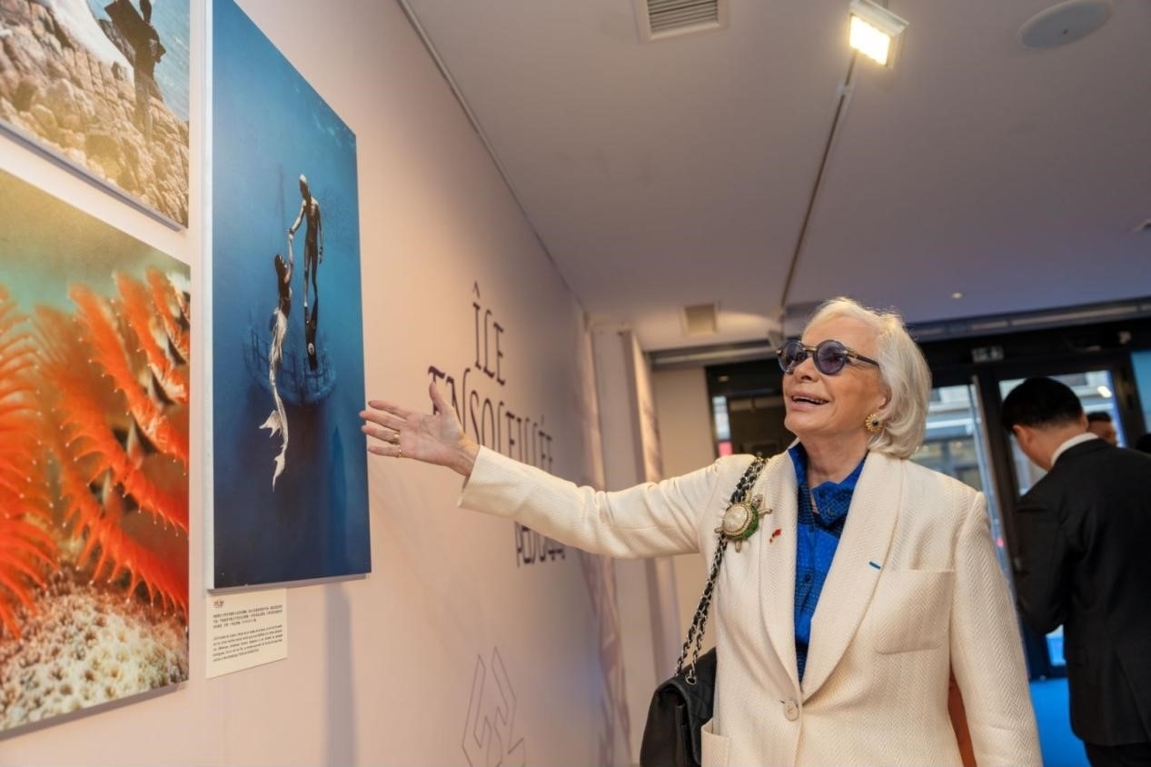 世界旅游組織特別顧問瑪麗-皮埃爾·布歇-奧利耶觀看活動(dòng)現(xiàn)場圖片展覽?；顒?dòng)主辦方供圖