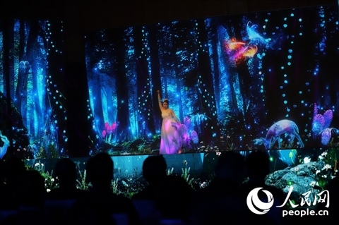 原創(chuàng)舞蹈《萬物有靈》。人民網(wǎng)記者 李發(fā)興攝