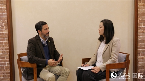 阿根廷布宜諾斯艾利斯大學(xué)阿根廷—中國研究中心主任、阿根廷知名漢學(xué)家畢嘉宏（Ignacio Villagran）接受人民網(wǎng)記者專訪。人民網(wǎng)記者 周雨攝