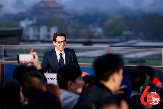 4月1日，法國(guó)外長(zhǎng)塞茹爾內(nèi)出席第18屆“中法文化之春”藝術(shù)節(jié)開(kāi)幕式。圖片來(lái)源：法國(guó)駐華大使館