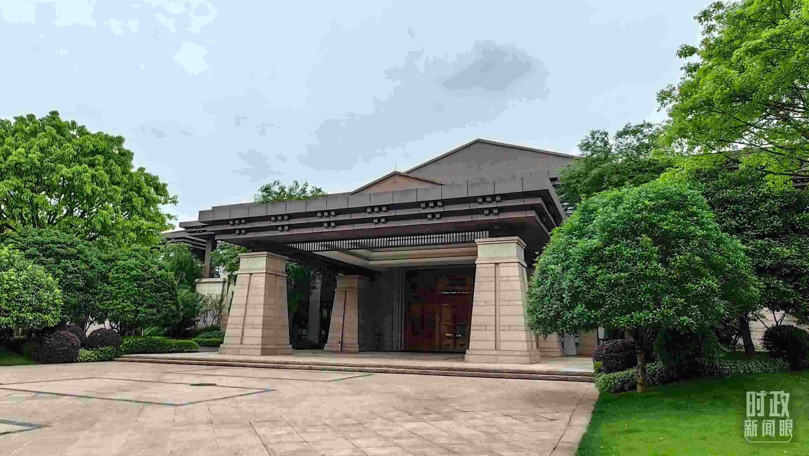 △重慶市渝州賓館，新時(shí)代推動(dòng)西部大開發(fā)座談會(huì)在這里召開。（總臺(tái)央視記者段德文拍攝）