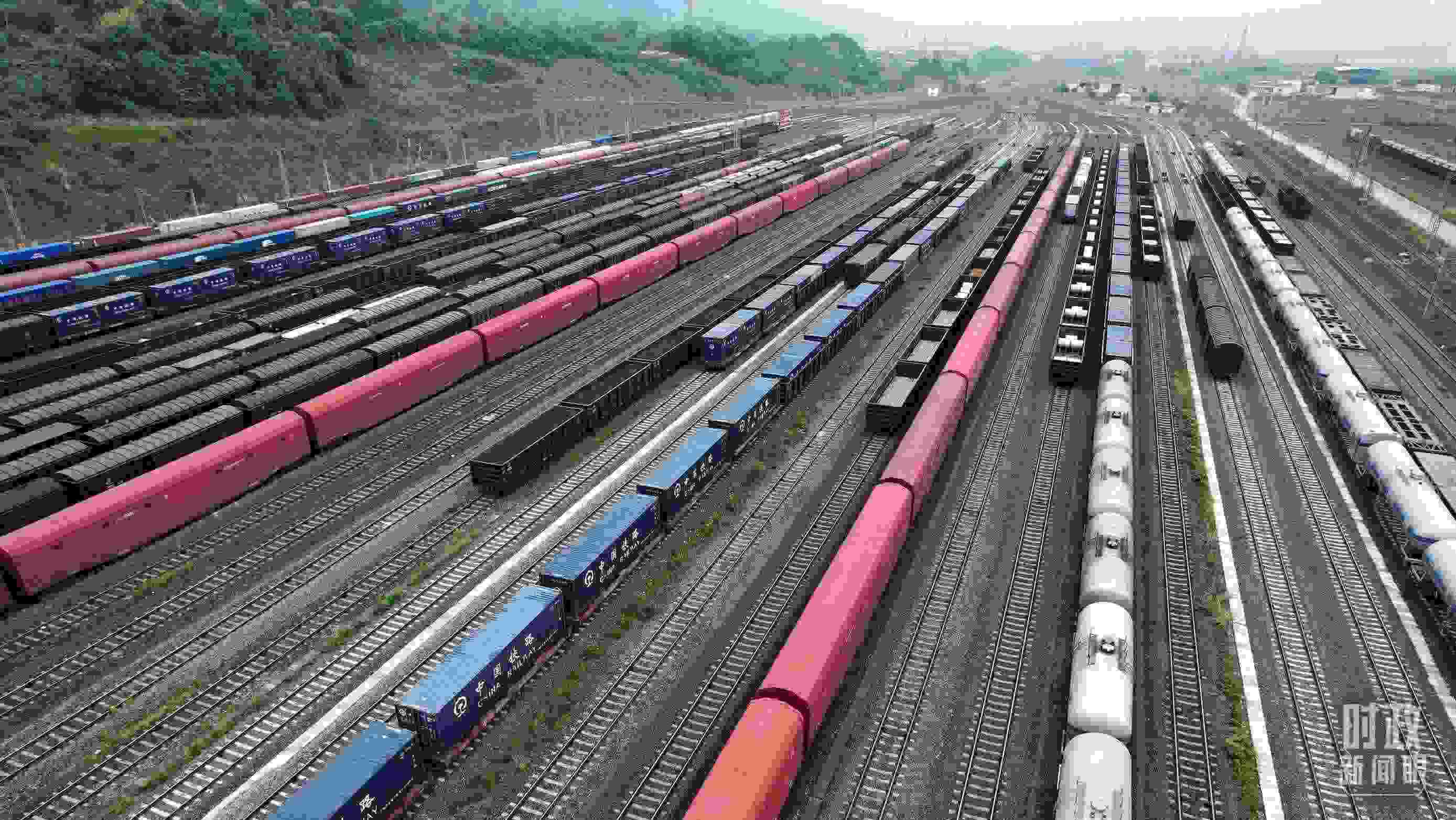 △重慶國際物流樞紐園區(qū)。（總臺央視記者范凱拍攝）