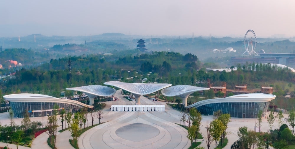 這是成都世園會主會場入口（無人機照片，2024年4月14日攝）。新華社記者 江宏景 攝