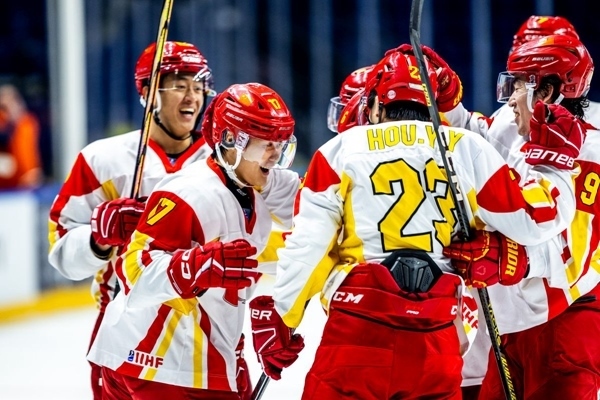 中國隊球員慶祝進球。圖片來源：國際冰聯(lián)