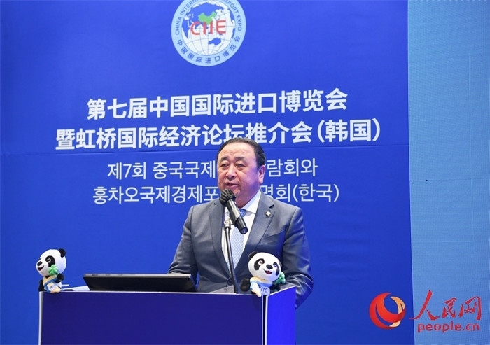 中國國際進口博覽局黨委書記、副局長孫成海致辭。 人民網 程安康攝