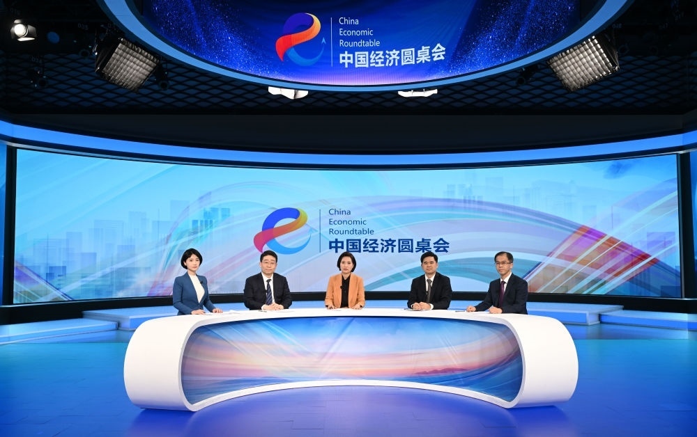 這是“中國經(jīng)濟(jì)圓桌會(huì)”錄制現(xiàn)場。新華社記者 金良快 攝
