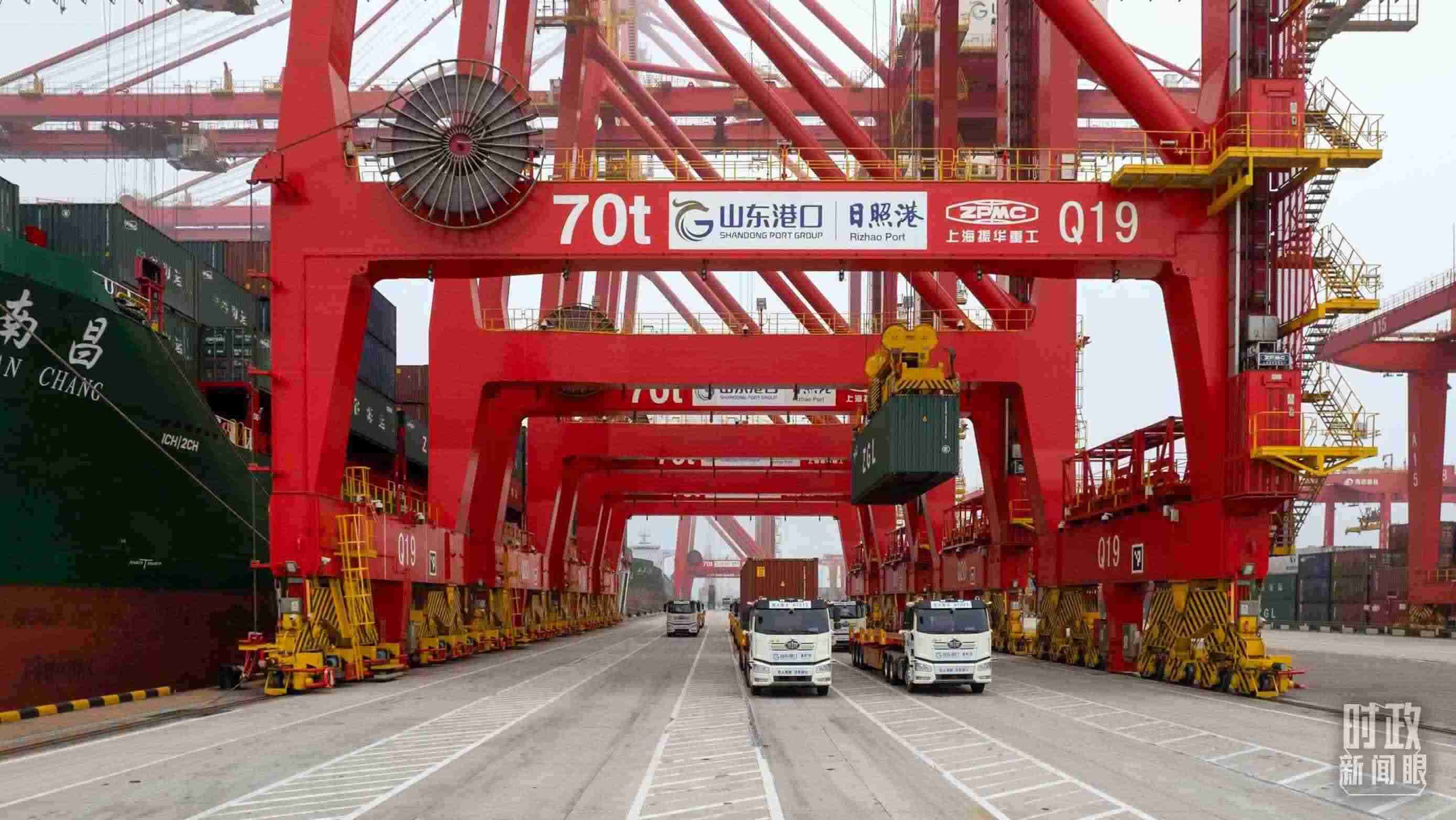 山東日照港。（總臺(tái)國(guó)廣記者李晉拍攝）